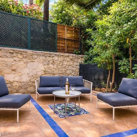 The With The Garden Appartement